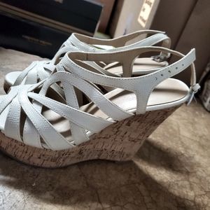 White Wedges